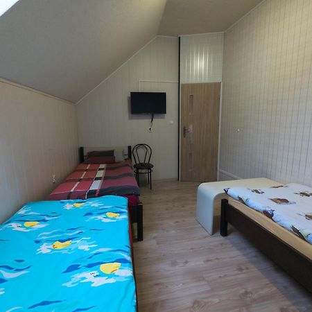 Pokoje Goscinne "U Karola" Pracownicze Ścinawa Kültér fotó