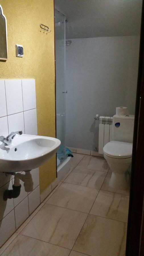Pokoje Goscinne "U Karola" Pracownicze Ścinawa Kültér fotó